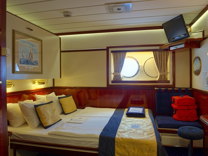 Category 4 - Outside Cabins